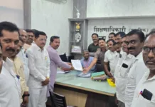 शिक्षक बदल्यासाठी सेवेची अट दूर करावी – सोलापूर जिल्हा शिक्षक समितीची मागणी