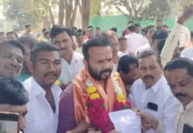 शिक्षकांच्या प्रश्नांबाबत ग्रामविकास मंत्री नामदार गोरे यांना सोलापूर जिल्हा शिक्षक समितीचे निवेदन