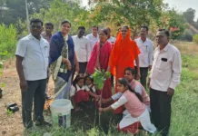 अनुकरणीय ; बालाजीनगर आश्रम शाळेच्या विद्यार्थ्यांनी शैक्षणिक सहलीतून दिला सामाजिक बांधिलकीचा संदेश